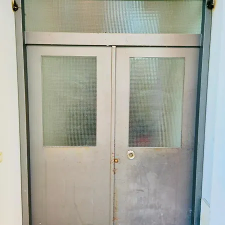 446 Black Luxury Apartment