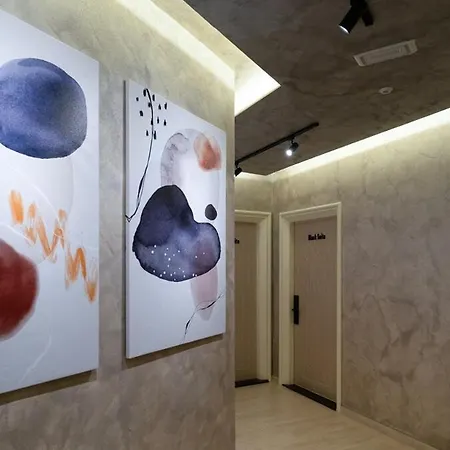 Apartment 446 Black Luxury