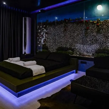 446 Black Luxury Apartment Shkodra