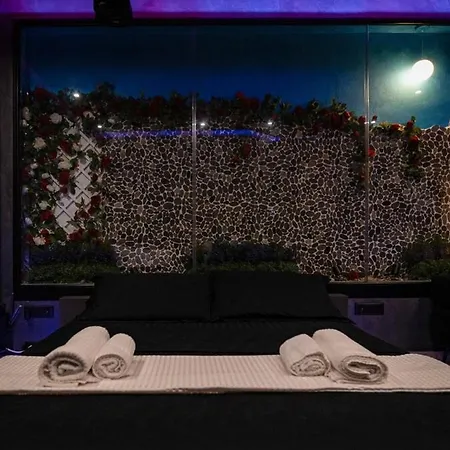 Apartment 446 Black Luxury